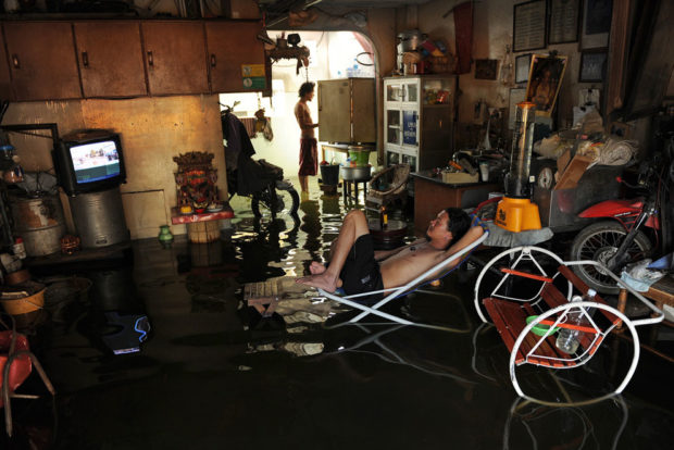 ที่มาภาพ: AFP-http://www.theatlantic.com/infocus/2011/10/thailand-floods-pass-their-peak/100181/
