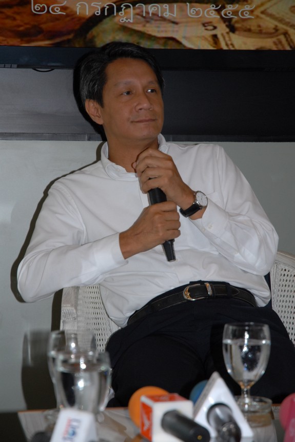 ดร.ภาณุพงศ์ นิธิประภา คณบดีคณะเศรษฐศาสตร์ มหาวิทยาลัยธรรมศาสตร์