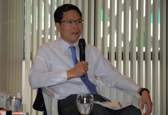 ดร.วิรไท สันติประภพ รองผู้จัดการตลาดหลักทรัพย์แห่งประเทศไทย