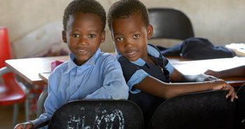 ที่มาภาพ : http://www.unicef.org/southafrica/SAF_wwdo_educecd.jpg
