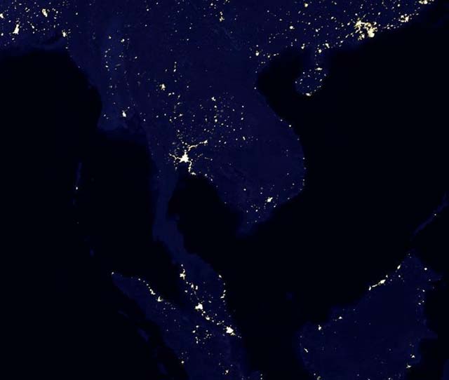 ภาพถ่ายดาวเทียมประเทศไทย ในช่วงที่ไฟฟ้าดับภาคใต้ ที่มาภาพ : http://picpost.postjung.com227494.html