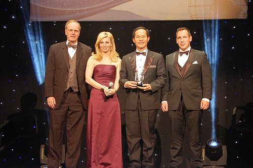 รางวัลเกียรติยศระดับโลก“Platts Global Energy Awards 2012” พีทีที โกลบอล เคมิคอล ได้รับรางวัลชนะเลิศ Global Energy Awards สาขา Stewardship Award Winner - Corporate Social Responsibility จาก Platts ใน ‘โครงการฟื้นป่า รักษ์น้ำ เขาห้วยมะหาด’ที่มาภาพ : http://www.manager.co.th