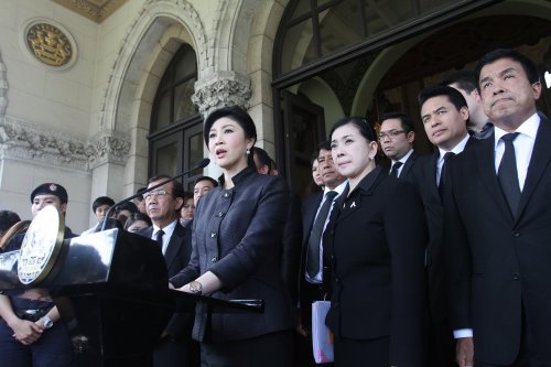 น.ส.ยิ่งลักษณ์ ชินวัตร  นายกรัฐมนตรี แถลงข่าวเมื่อวันที่ 5 พฤศจิกายน 2556 ให้ส.ว.ตัดสินพรบ.นิรโทษกรรม  ที่มาภาพ :http://www.bangkokbiznews.com 