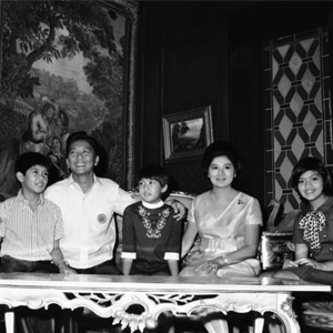 The Marcos Family ตระกูลการเมืองที่ครั้งหนึ่งเคยถูกอัปเปหิออกจากแผ่นดิน ที่มาภาพ : http://4.bp.blogspot.com