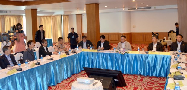 พล.อ.อ.ประจิน จั่นตอง ผู้บัญชาการทหารอากาศ หัวหน้าคสช. เชิญหน่วยงานด้านพลังงานประชุมจัดทำแผนปฏิรูปพลังงานไทย ครั้งที่ 2 วันที่ 22 มิถุนายน 2557 ณ หอประชุมกองทัพอากาศ
