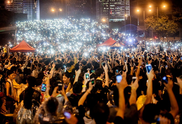 ￼ที่มาภาพ: http://www.telegraph.co.uk/news/worldnews/asia/hongkong/11133514/Chinas-umbrella-revolution-Pro-democracy-protests-in-Hong-Kong-in-pictures.html?frame=3058268  
