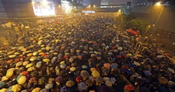 "ปฏิวัติรม" ในฮ่องกง ที่มาภาพ: http://mashable.com/2014/09/30/hong-kong-protests-updates/