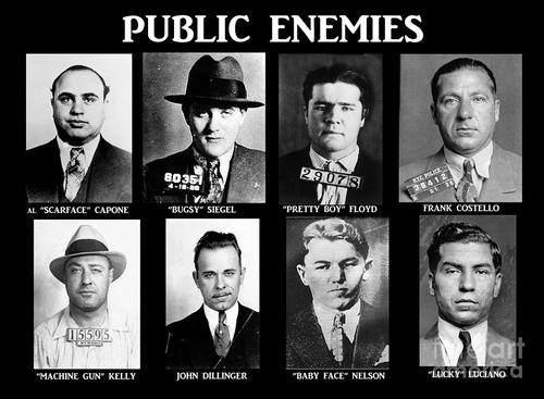 Public Enemies หรือเหล่าศัตรูของชาติที่มาในรูปของ Gangster ที่ทางการสหรัฐหมายหัวเอาไว้ในยุคต้นศตวรรษที่ 20 ที่มาภาพ : https://40.media.tumblr.com/e8c1ad2d197b62eebe81181d7aa34925/tumblr_myjswfP7OY1s5djgpo1_500.jpg 