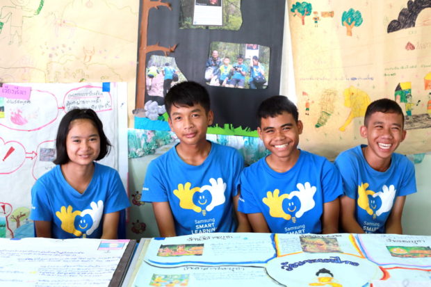 เด็กนักเรียนในโครงการโรงเรียนเครือข่ายซัมซุง ห้องเรียนแห่งอนาคต โรงเรียนชุมชนบ้านผานกเค้า 