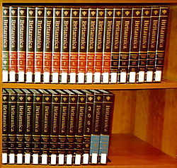 อนาคตของหนังสือพิมพ์คงจะคล้ายกับ Encyclopedia Britannica ที่ปัจจุบัน ไม่มีฉบับพิมพ์เป็นเล่มแล้ว ที่มาภาพ : wikipedia