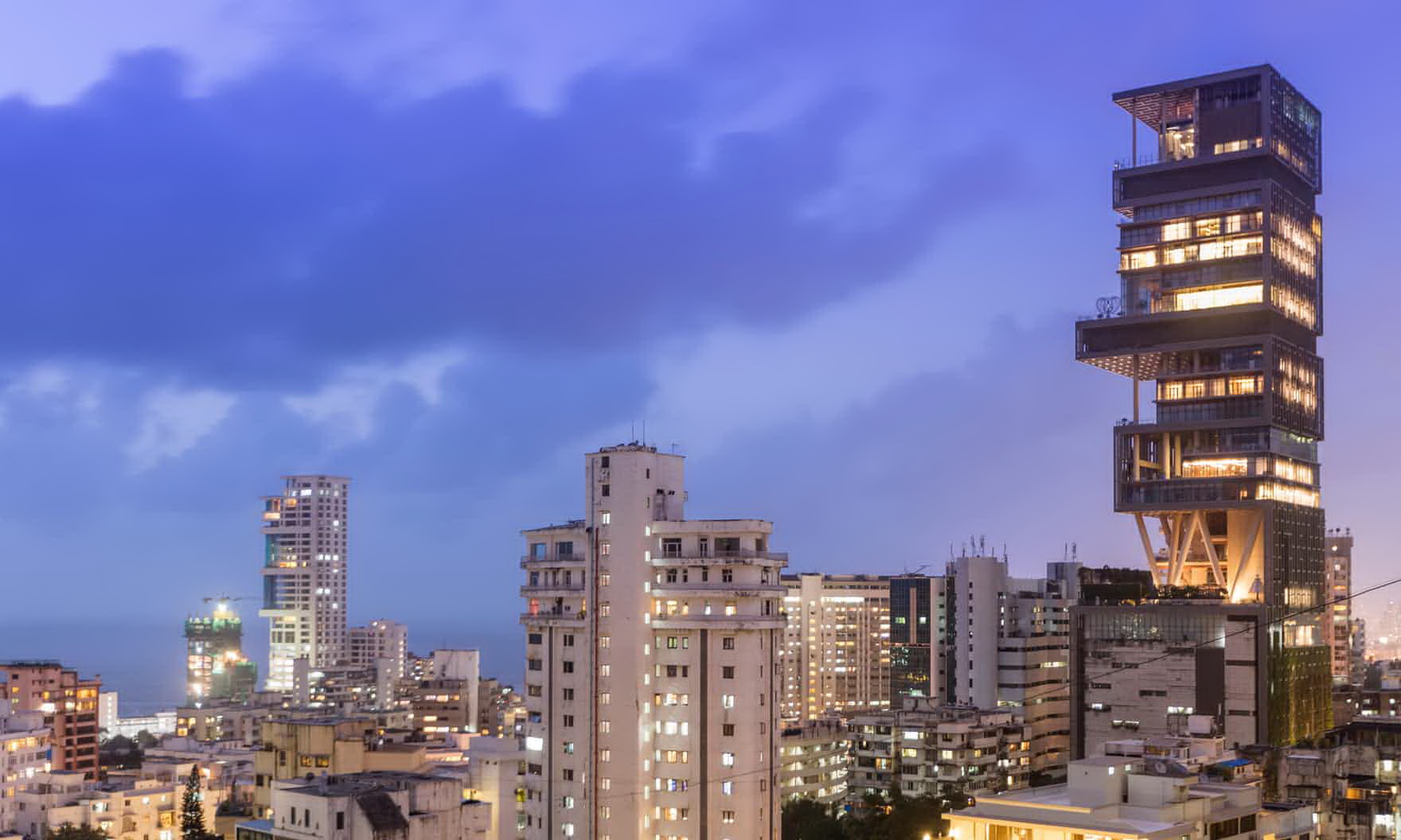 Дом 27 этажей. Небоскреб Анталия Антилия Мумбаи. Мукеш Амбани дом в Мумбаи. Башня Антилия в Мумбаи. Антилия (Antilla), Мумбай.