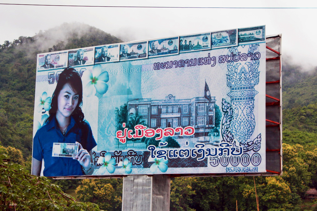 ลาวเดินหน้าแก้วิกฤติ ดึงดอลลาร์ที่ถูก “กักตุน” ไว้ กลับคืนสู่ระบบ -  Thaipublica